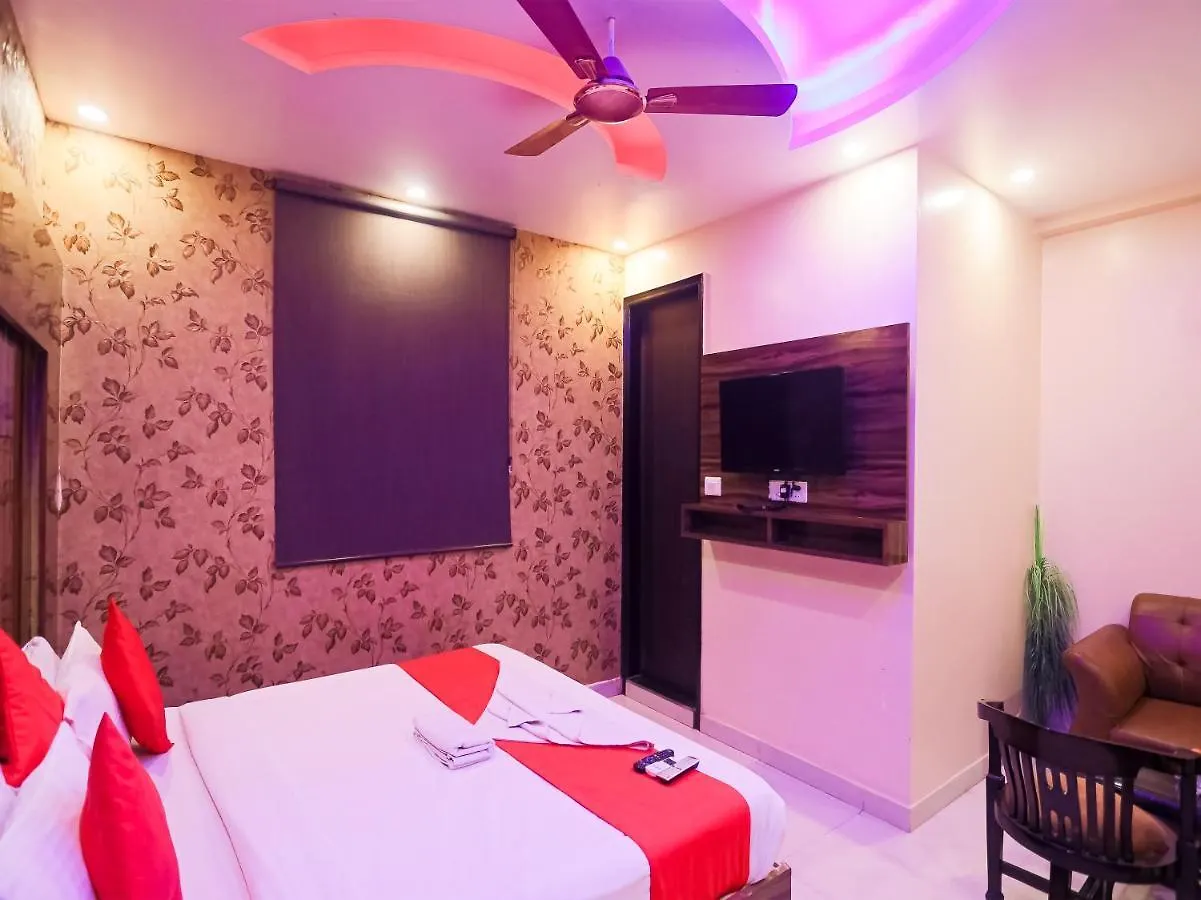 ***  Hotel Luxury Stay New Delhi India